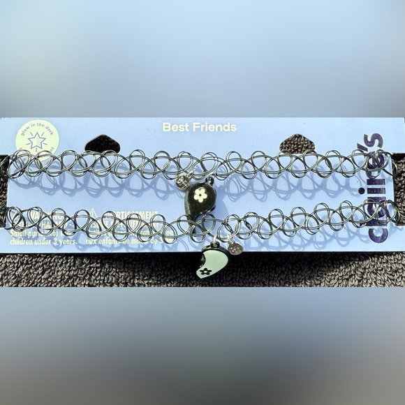 Claire’s Best Friends Chokers Black & White Split Heart Yin Yang Glow in Dark - Picture 6 of 9